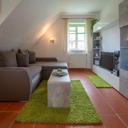 Rugana - Komfort Mit 1 Schlafzimmer D48 *